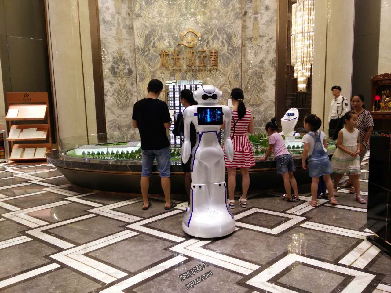 服務(wù)機器人能夠取代人工客服嗎？